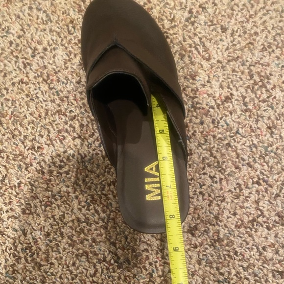 MIA brown daisy clogs with studs size 7 - Picture 15 of 15